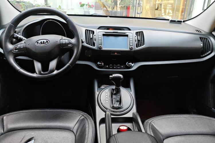 Used Kia Sportage R 2012 2.0L Automatic Two-Wheel Drive NAVI Center Console