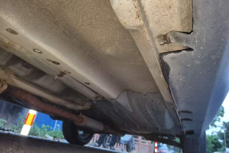 Used Kia Sportage R 2012 2.0L Automatic Two-Wheel Drive GLS Chassis Front Left