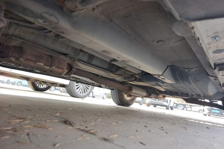 Used Kia Sportage R 2012 2.0L Manual Two-Wheel Drive GL Trim Chassis Front Left