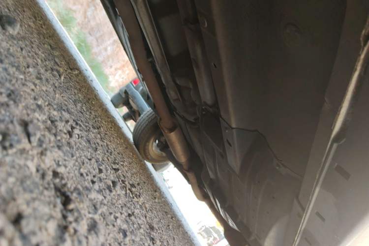 Used Kia Sportage R 2012 2.0L Automatic Two-Wheel Drive GL Trim Chassis Front Left