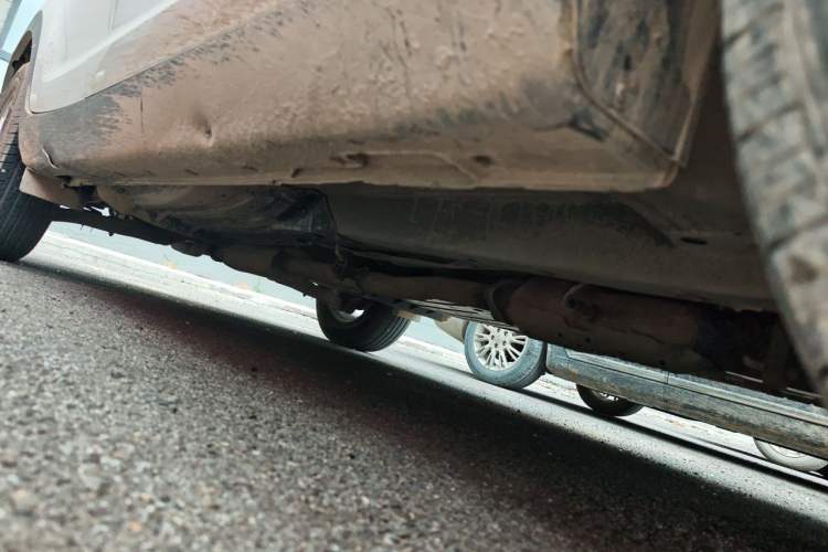 Used Kia Sportage R 2012 2.0L Manual Two-Wheel Drive GL Trim Chassis Front Right