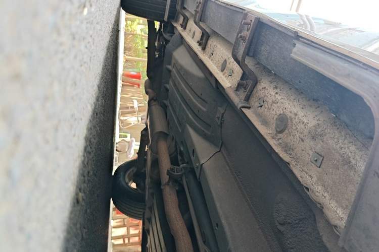 Used Kia Sportage R 2012 2.0L Automatic Two-Wheel Drive GLS Chassis Front Right