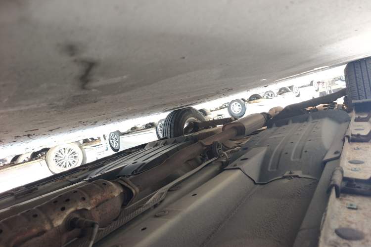 Used Kia Sportage R 2012 2.0L Manual Two-Wheel Drive GL Trim Chassis Front Right