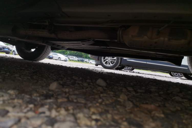 Used Kia Sportage R 2012 2.0L Automatic Two-Wheel Drive GL Trim Chassis Front Right