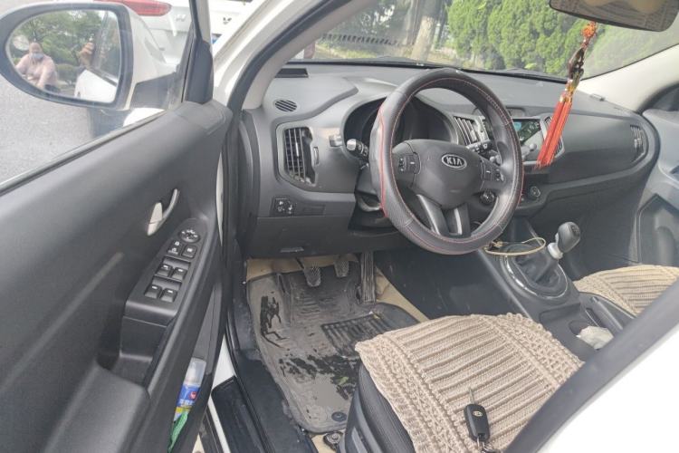 Used Kia Sportage R 2012 2.0L Manual Two-Wheel Drive GL Trim Driver Seat