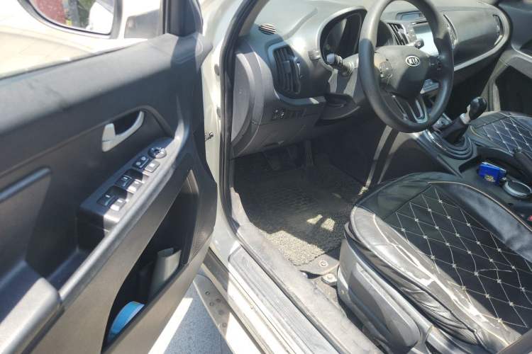 Used Kia Sportage R 2012 2.0L Manual Two-Wheel Drive GL Trim Driver Seat