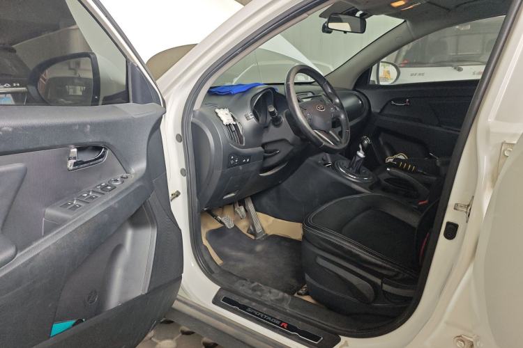 Used Kia Sportage R 2012 2.0L Manual Two-Wheel Drive GLS Driver Seat