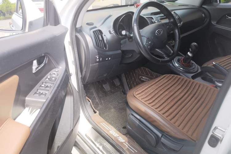 Used Kia Sportage R 2012 2.0L Manual Two-Wheel Drive GLS Driver Seat
