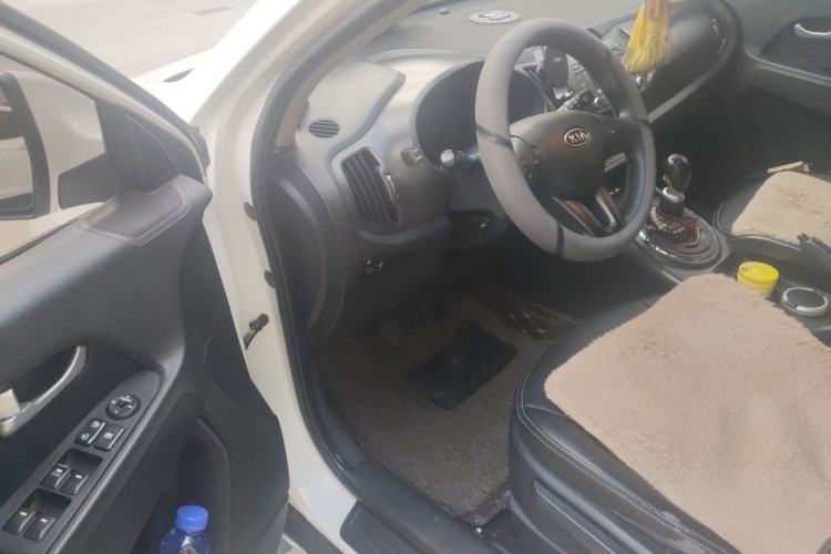 Used Kia Sportage R 2012 2.0L Manual Two-Wheel Drive GL Trim Driver Seat