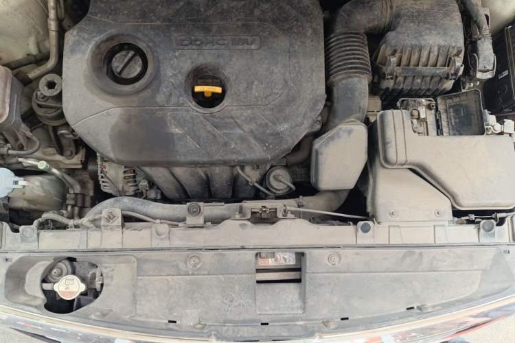 Used Kia Sportage R 2012 2.0L Automatic Two-Wheel Drive GLS Engine Bay