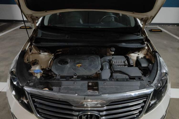 Used Kia Sportage R 2012 2.0L Automatic Two-Wheel Drive NAVI Engine Bay