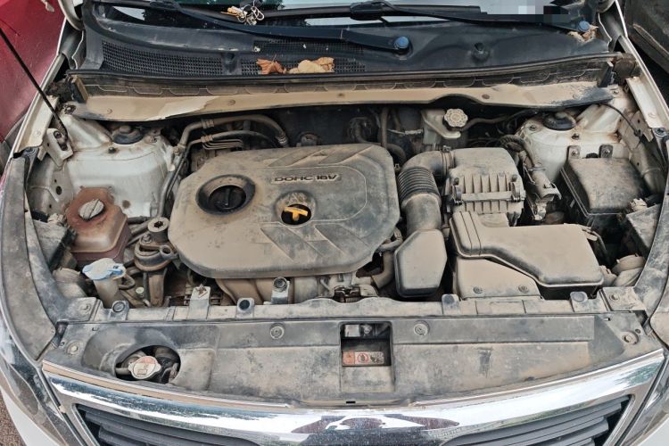 Used Kia Sportage R 2012 2.0L Manual Two-Wheel Drive GL Trim Engine Bay