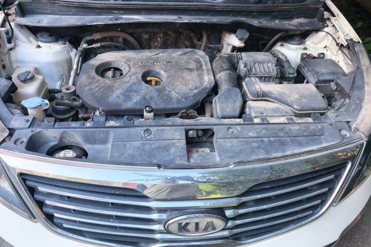Used Kia Sportage R 2012 2.0L Automatic Two-Wheel Drive NAVI Engine Bay