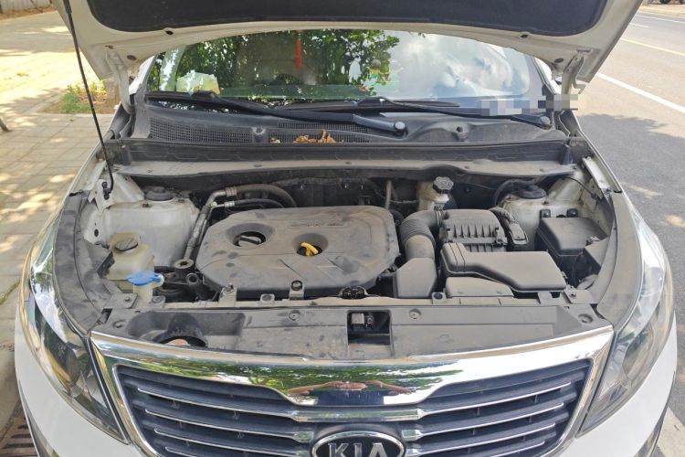 Used Kia Sportage R 2012 2.0L Automatic Two-Wheel Drive GLS Engine Bay