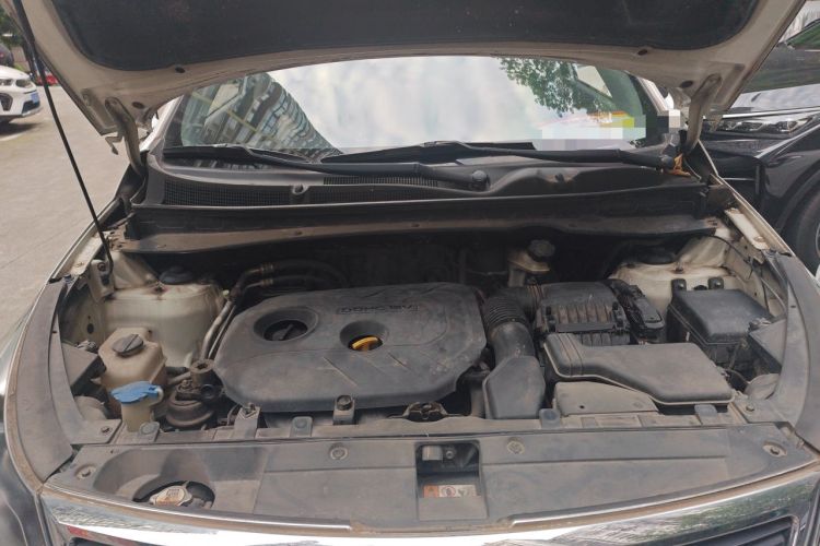 Used Kia Sportage R 2012 2.0L Automatic Two-Wheel Drive NAVI Engine Bay