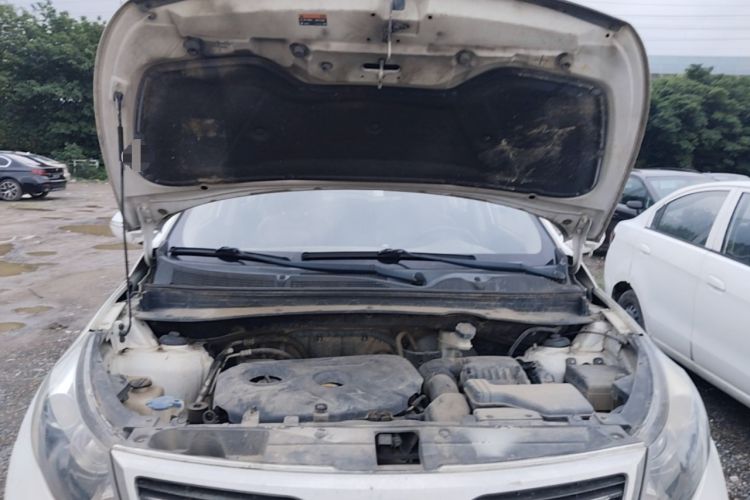 Used Kia Sportage R 2012 2.0L Automatic Two-Wheel Drive GLS Engine Bay