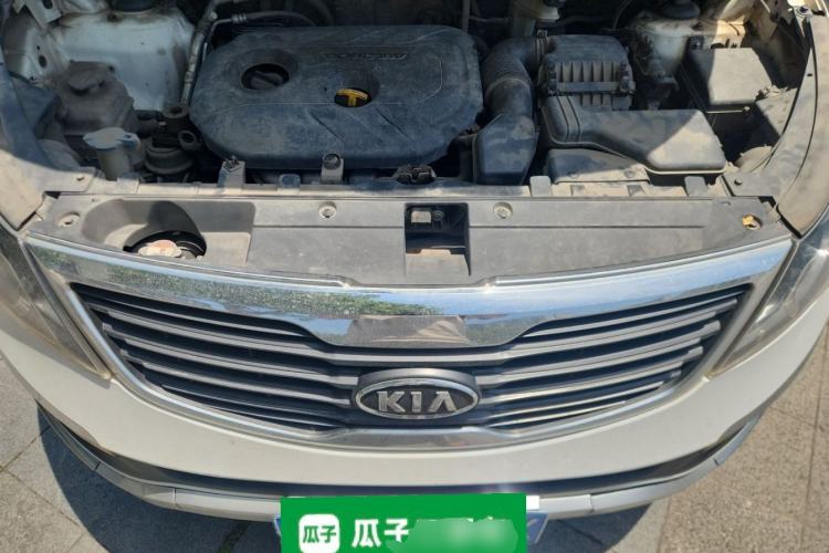 Used Kia Sportage R 2012 2.0L Manual Two-Wheel Drive GL Trim Engine Bay