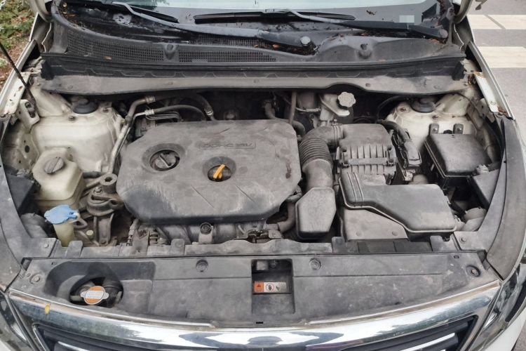 Used Kia Sportage R 2012 2.0L Automatic Two-Wheel Drive GLS Engine Bay