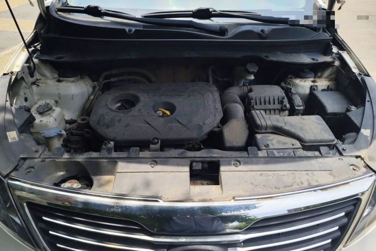 Used Kia Sportage R 2012 2.0L Automatic Two-Wheel Drive GLS Engine Bay