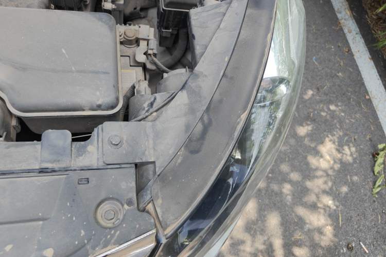 Used Kia Sportage R 2012 2.0L Automatic Two-Wheel Drive GLS Engine Bay Left