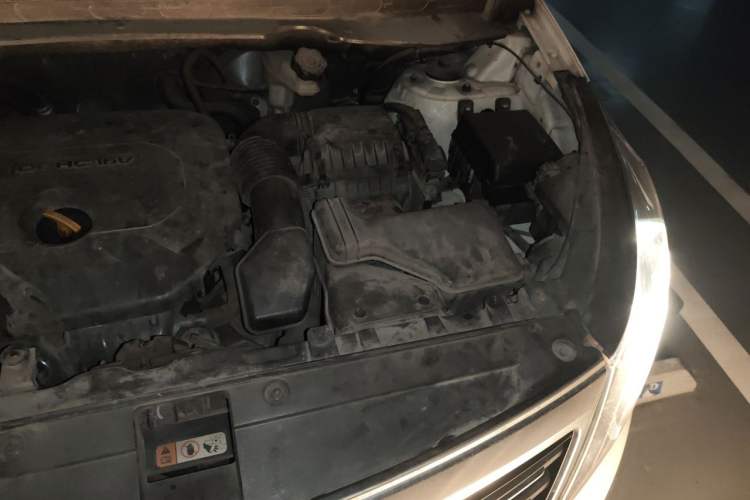 Used Kia Sportage R 2012 2.0L Automatic Two-Wheel Drive NAVI Engine Bay Left