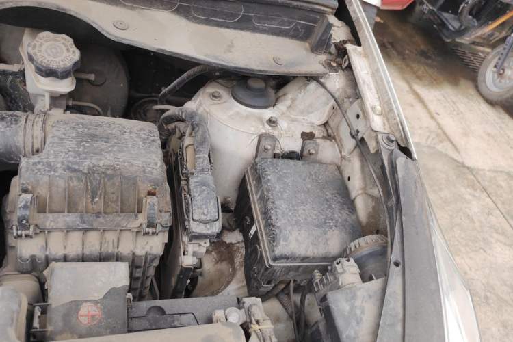 Used Kia Sportage R 2012 2.0L Automatic Two-Wheel Drive NAVI Engine Bay Left