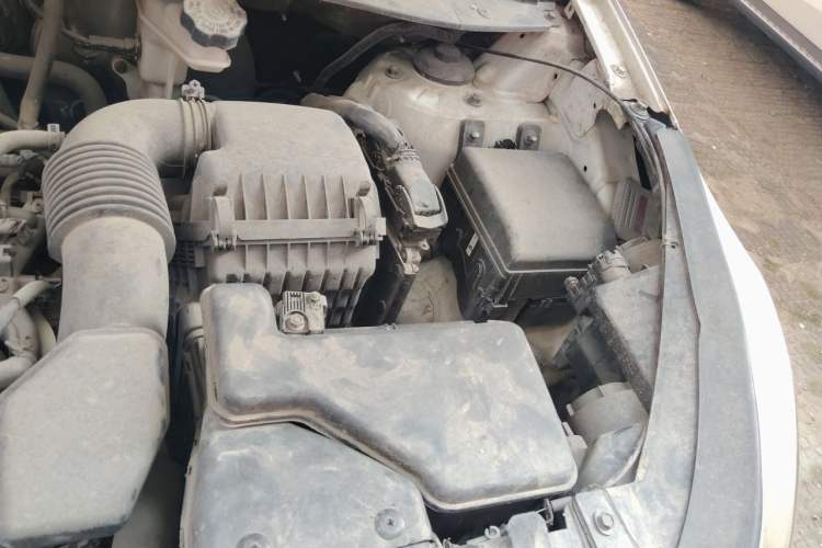 Used Kia Sportage R 2012 2.0L Automatic Two-Wheel Drive GLS Engine Bay Left