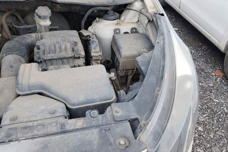 Used Kia Sportage R 2012 2.0L Automatic Two-Wheel Drive GLS Engine Bay Left