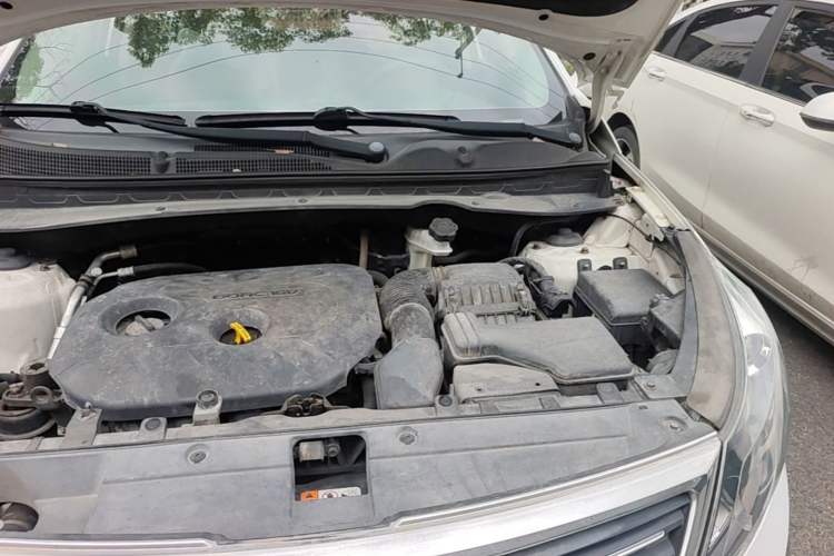 Used Kia Sportage R 2012 2.0L Manual Two-Wheel Drive GLS Engine Bay Left