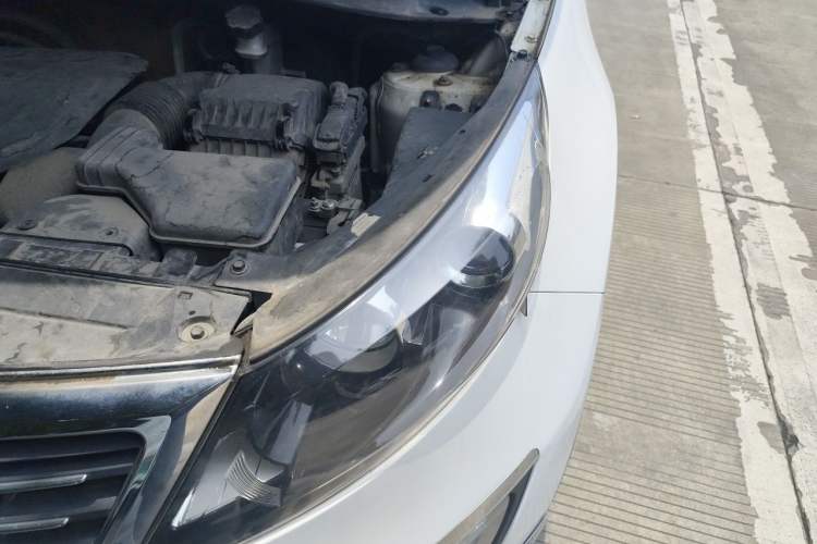 Used Kia Sportage R 2012 2.0L Automatic Two-Wheel Drive GLS Engine Bay Left