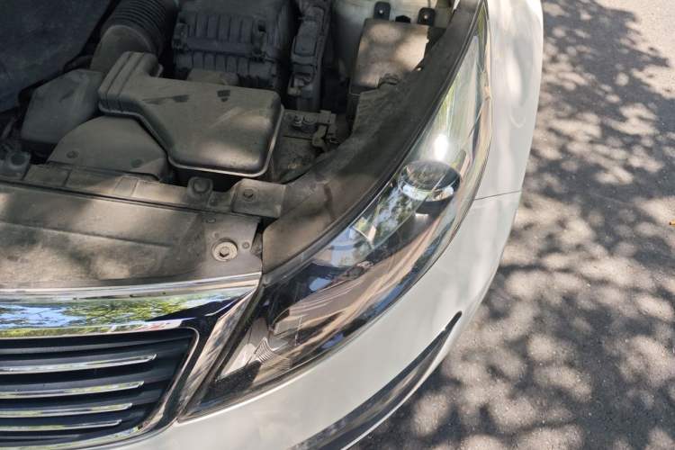 Used Kia Sportage R 2012 2.0L Automatic Two-Wheel Drive GLS Engine Bay Left