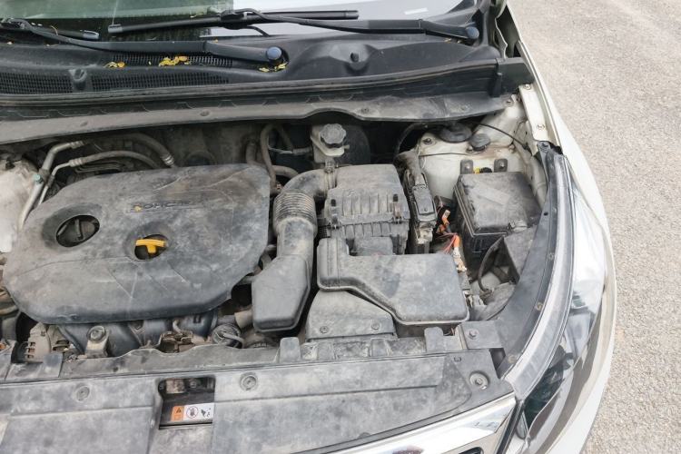 Used Kia Sportage R 2012 2.0L Automatic Two-Wheel Drive GLS Engine Bay Left