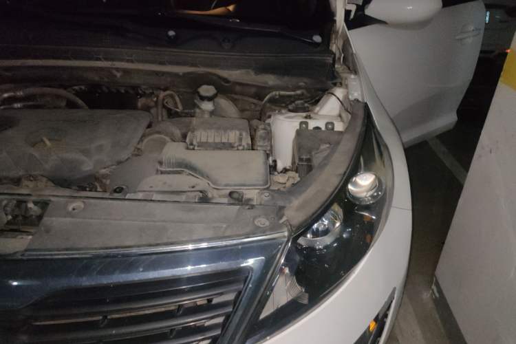 Used Kia Sportage R 2012 2.0L Automatic Two-Wheel Drive GL Trim Engine Bay Left