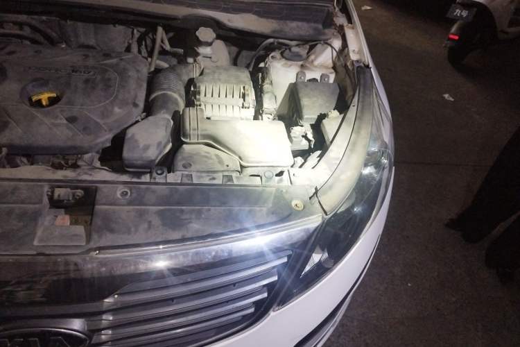 Used Kia Sportage R 2012 2.0L Automatic Two-Wheel Drive GL Trim Engine Bay Left