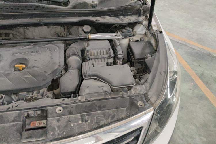 Used Kia Sportage R 2012 2.0L Automatic Two-Wheel Drive GLS Engine Bay Left