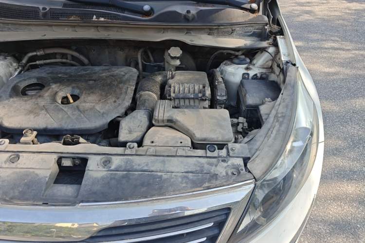 Used Kia Sportage R 2012 2.0L Automatic Two-Wheel Drive GLS Engine Bay Left