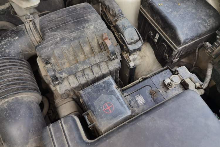 Used Kia Sportage R 2012 2.0L Automatic Two-Wheel Drive GL Trim Engine Bay Left