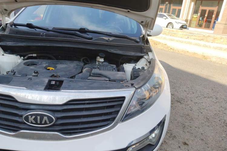Used Kia Sportage R 2012 2.0L Automatic Two-Wheel Drive GL Trim Engine Bay Left