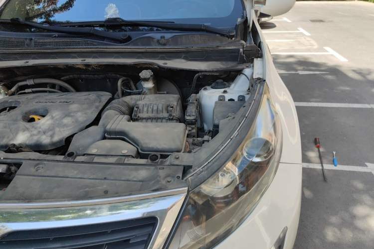 Used Kia Sportage R 2012 2.0L Automatic Two-Wheel Drive GL Trim Engine Bay Left
