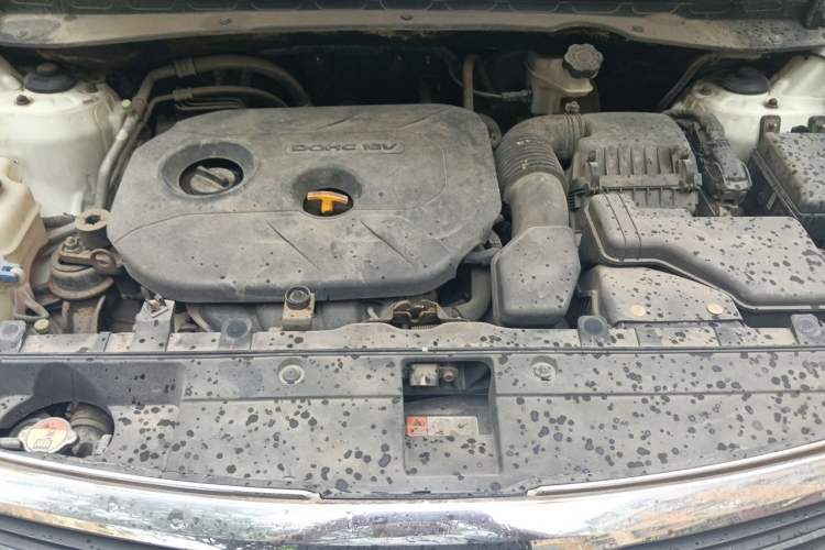 Used Kia Sportage R 2012 2.0L Automatic Two-Wheel Drive GL Trim Engine Bay