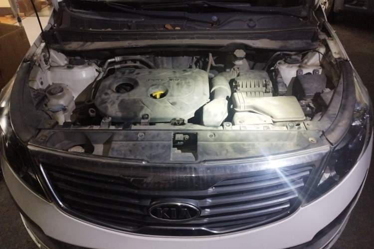 Used Kia Sportage R 2012 2.0L Automatic Two-Wheel Drive GL Trim Engine Bay