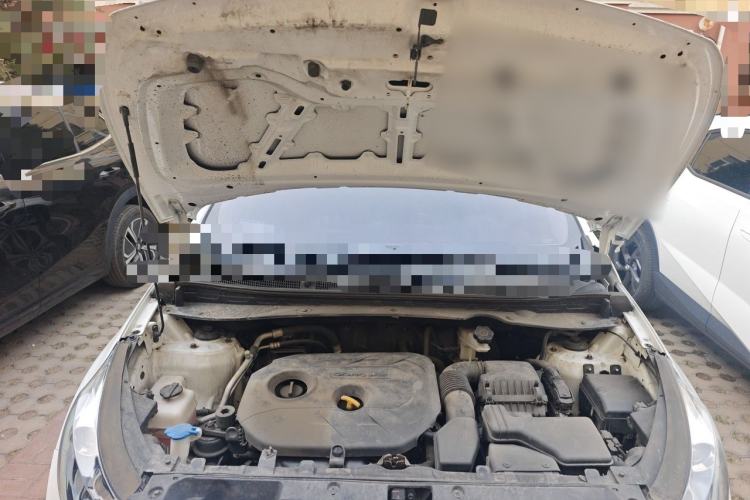 Used Kia Sportage R 2012 2.0L Automatic Two-Wheel Drive NAVI Engine Bay
