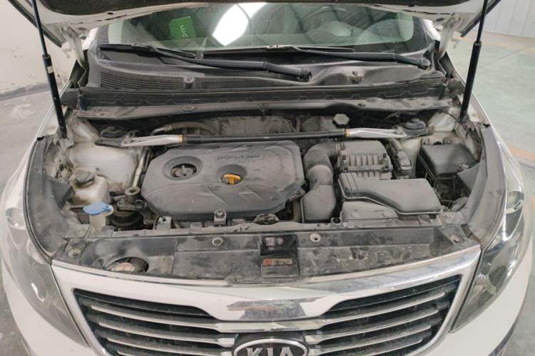 Used Kia Sportage R 2012 2.0L Automatic Two-Wheel Drive GLS Engine Bay