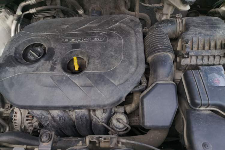 Used Kia Sportage R 2012 2.0L Automatic Two-Wheel Drive GL Trim Engine Bay