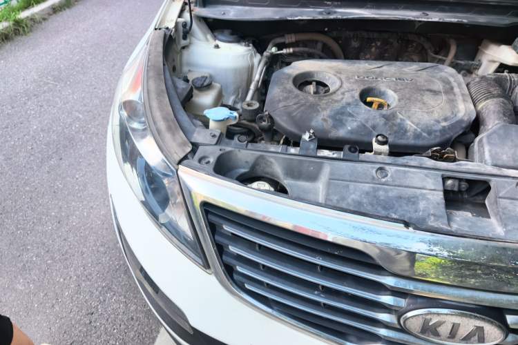 Used Kia Sportage R 2012 2.0L Automatic Two-Wheel Drive NAVI Engine Bay Right