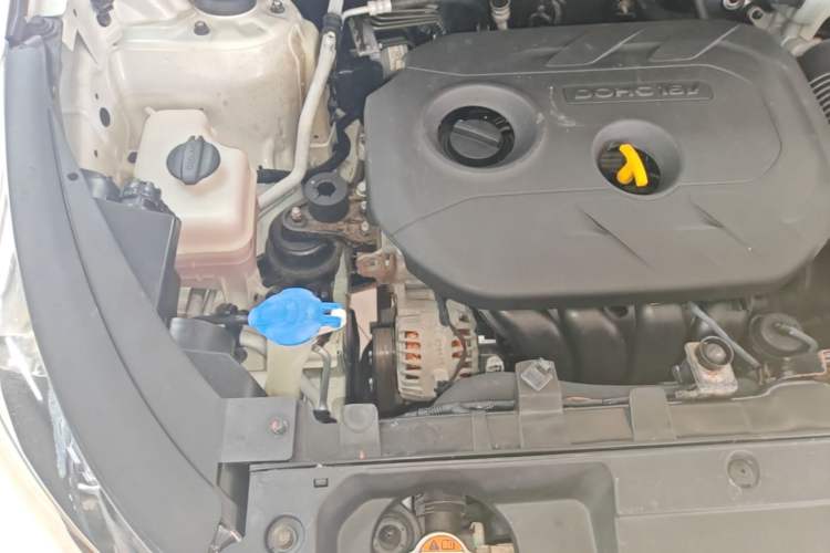 Used Kia Sportage R 2012 2.0L Automatic Two-Wheel Drive GLS Engine Bay Right