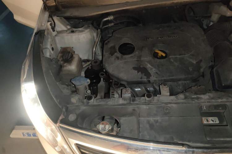 Used Kia Sportage R 2012 2.0L Automatic Two-Wheel Drive NAVI Engine Bay Right