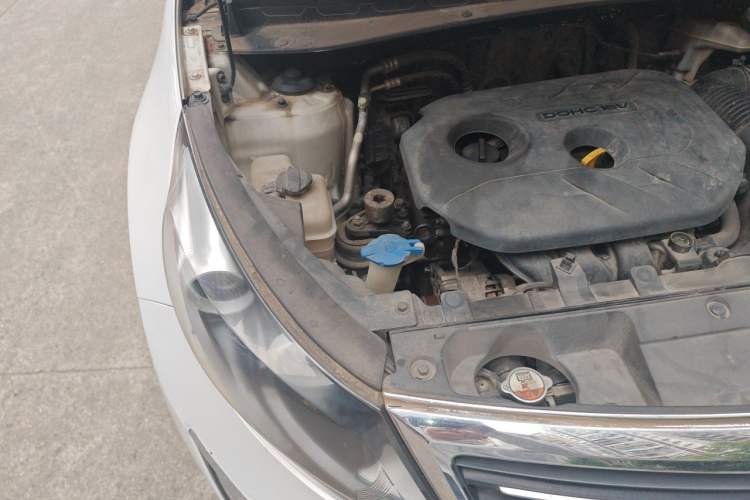 Used Kia Sportage R 2012 2.0L Automatic Two-Wheel Drive NAVI Engine Bay Right