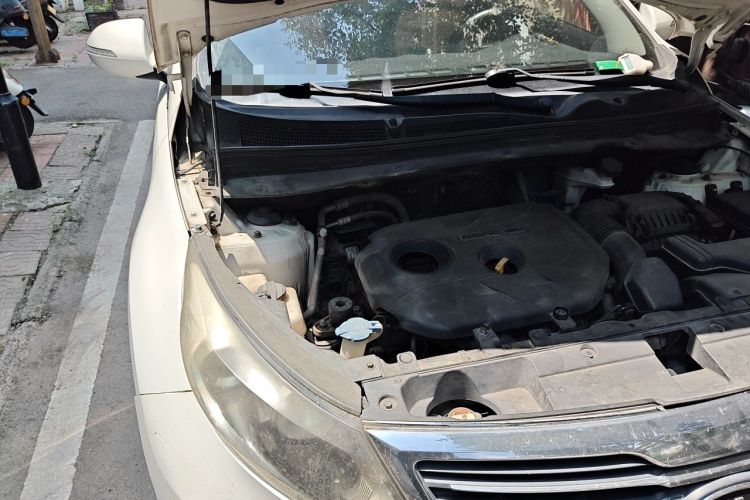 Used Kia Sportage R 2012 2.0L Automatic Two-Wheel Drive GLS Engine Bay Right