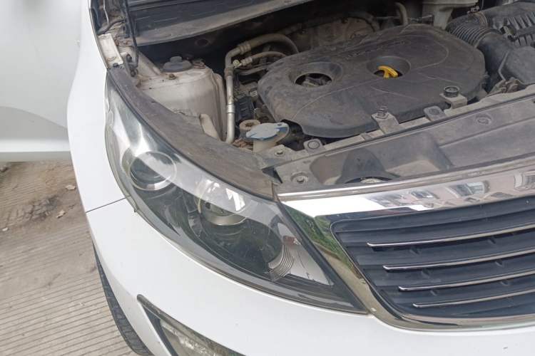 Used Kia Sportage R 2012 2.0L Automatic Two-Wheel Drive GL Trim Engine Bay Right